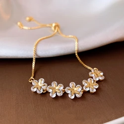 Eleganti braccialetti coreani con strass intarsiati moda braccialetto con ciondoli a forma di fiore color oro per accessori per gioielli da donna regali per feste