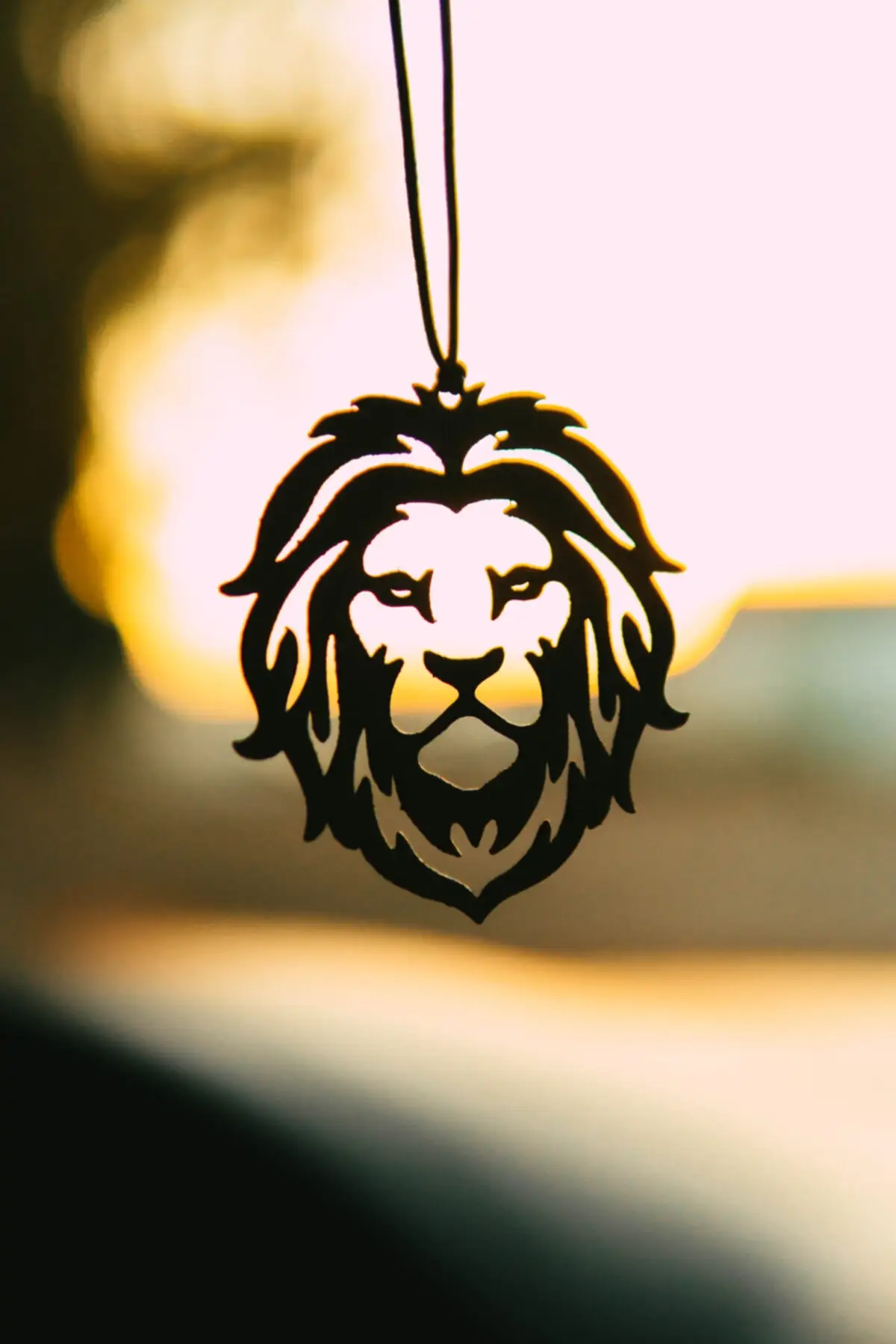 Car Ornament Metal Lion Rear View Mirror Ornament Souvenirs Auto Accessories High Quality Car Interior Accessories Mirror 2022