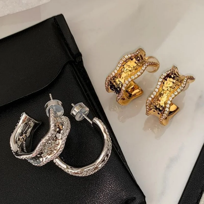 

Vintage Metal Irregular Round Stud Earrings for Women Korean Fashion Geometric Zircon Earring Engagement Jewelry Gifts Wholesale