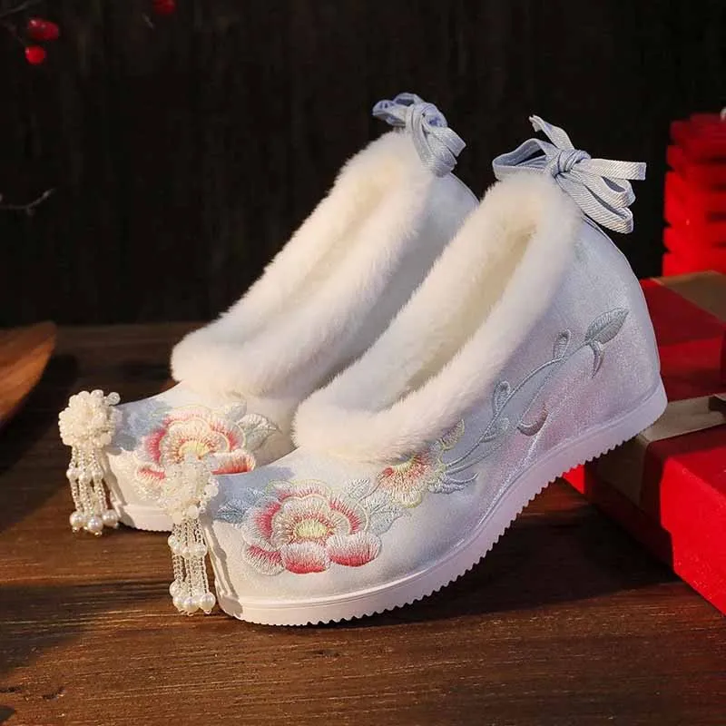 Women`s Plus Size 41# Hanfu Embroidered Shoes Chinese Beijing Cloth Shoes Traditional Embroidered Hanfu Shoes Plus Size 34-41#