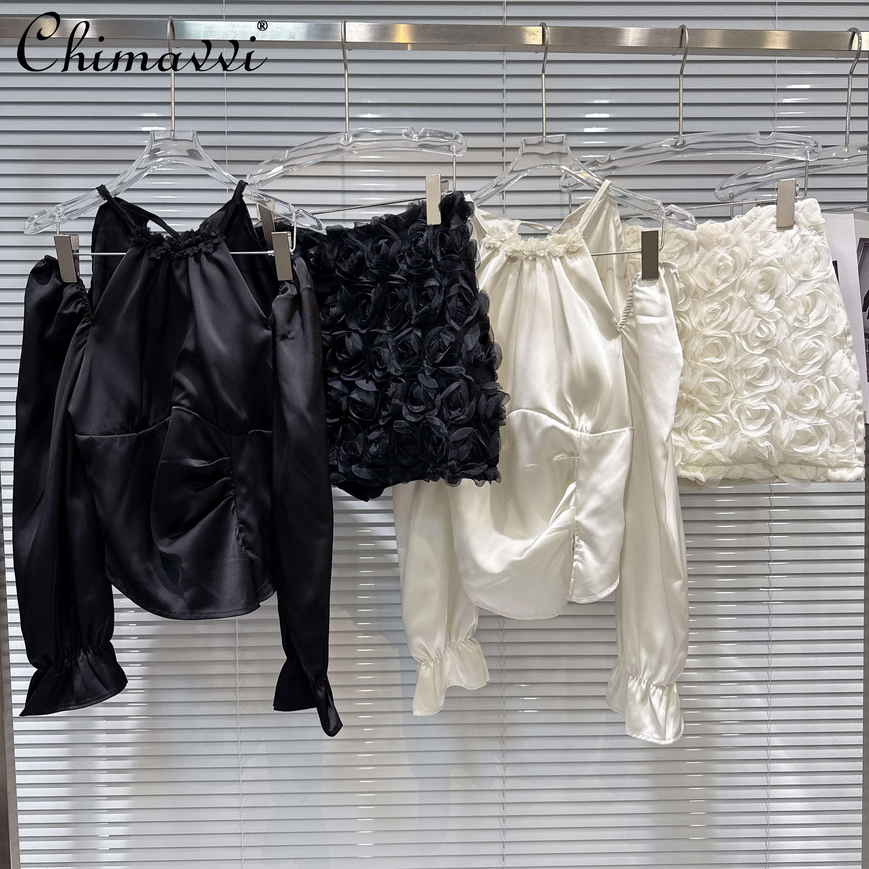 

Весенний комплект 2026: блузка с открытыми плечами и длинными рукавами в стиле французской элиты, с 3D цветами, и короткая юбка для женщин