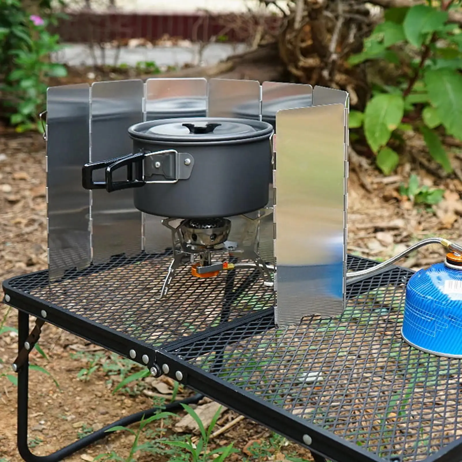Camp Stove Windscreen Grill Wind Blocker For Hiking Weatherproof Stove Windscreen For Outdoors Beach Picnic Camping Survival view 3