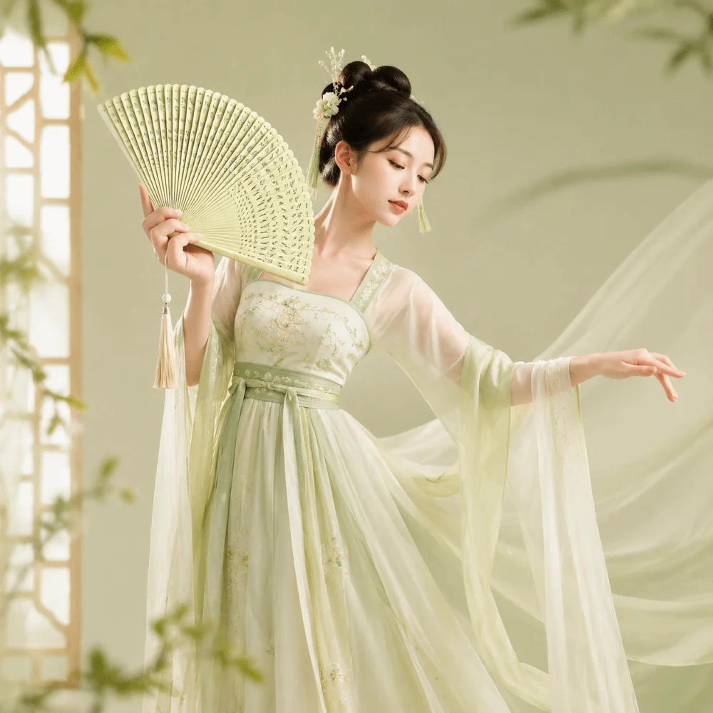 Creative Elegant Folding Bamboo Fan Portable Handmade Retro Hand Fan Antique Decorative Fan Classical Folding Fan Dance Props