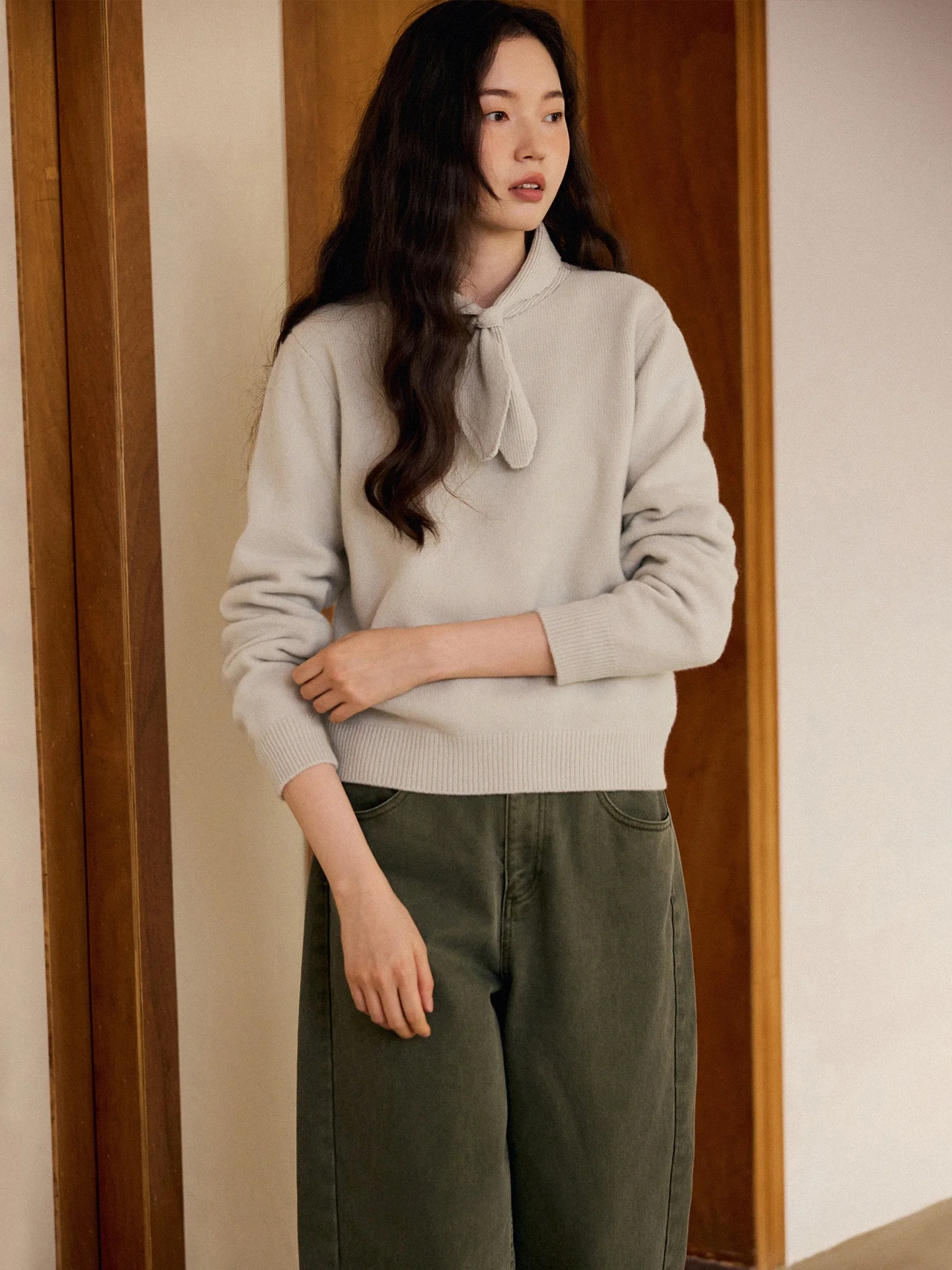 

Женский свитер Niai из 100% мериносовой шерсти с воротником-стойкой, модель NW580, простой крой, длинный рукав, стандартная посадка, эксклюзивно онлайн.