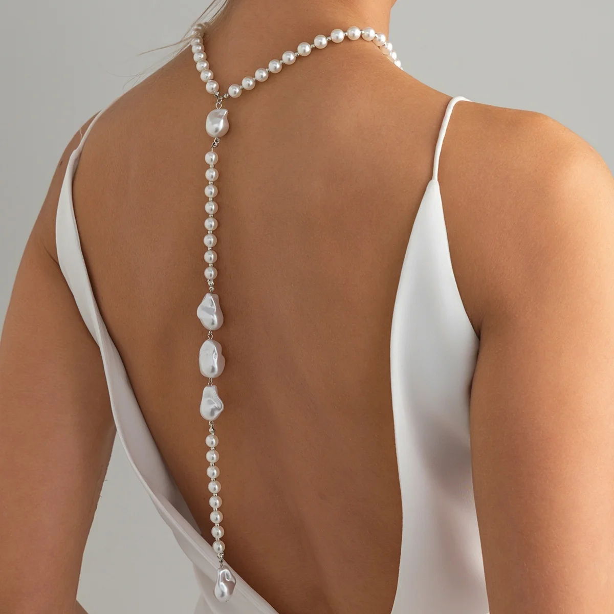 Französischer eleganter Barock-Halsschmuck mit unregelmäßigen Imitationsperlen und langen Quasten, Rückenkette für Damen und Herren, schicker geometrischer Körperschmuck – Detail 15