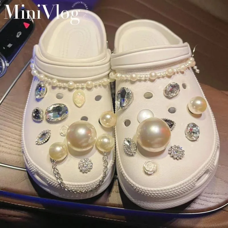 

Pearl Diamond Series Footwear Decoration DIY Ins Popular Charms for Crocs Elegant Adornment for Clogs Sandals Luxury Accessories