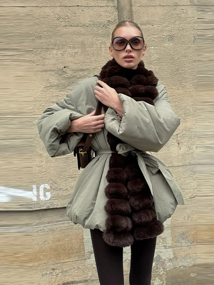 Luxuriöse Kunstfell-Spleißjacke mit Schnürung an der Taille, warme, dicke, wattierte Baumwolljacke, Wintermantel für Damen, neue lässige Streetwear-Oberbekleidung