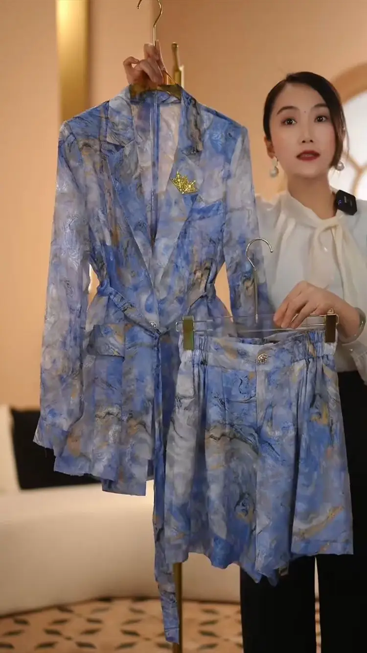 French high-end casual temperament printing suit women's summer new fashion thin long-sleeved suit shorts two-piece suit.