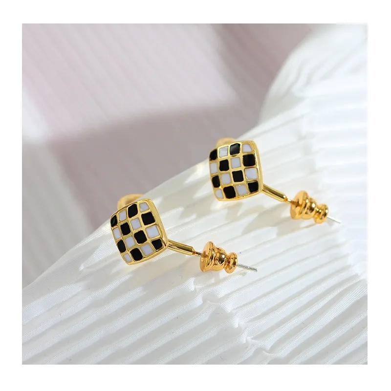 

Earrings High Fashion Commuter Earrings Women's Foreign Trade Enamel Drip Glaze Needle Black and White Checkerboard Earrings