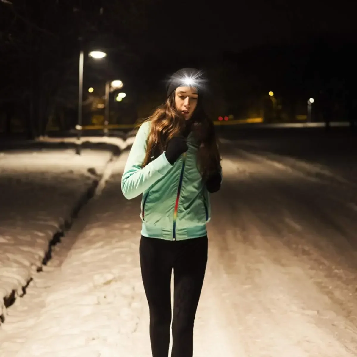 LED-beleuchtete Beanie-Mütze, USB wiederaufladbar, Unisex, warme Winter-Strickmütze, Stirnlampe, Taschenlampe für nächtliches Laufen, Radfahren – Detail 9