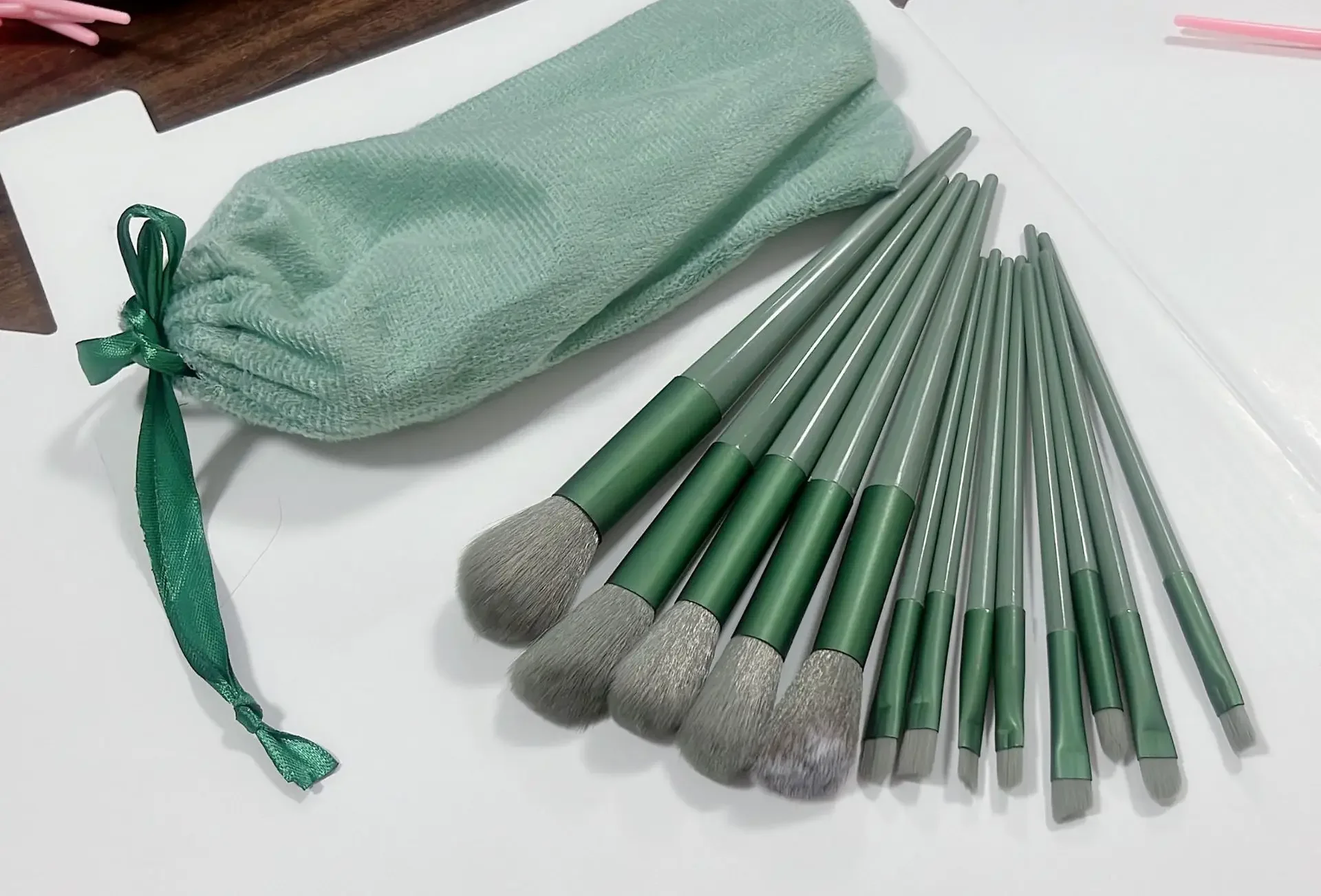 13 pezzi pennelli per trucco pennello per ombretto pennello per punteggi correttore evidenziatore fondotinta liquido pennello per crema BB strumenti di bellezza