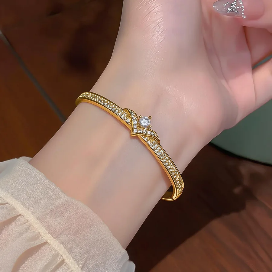 Classic Design Crystal Crown Bangles for Women Fashion Brand Jewelry Zirconia Butterfly Bracelet Party Accessories