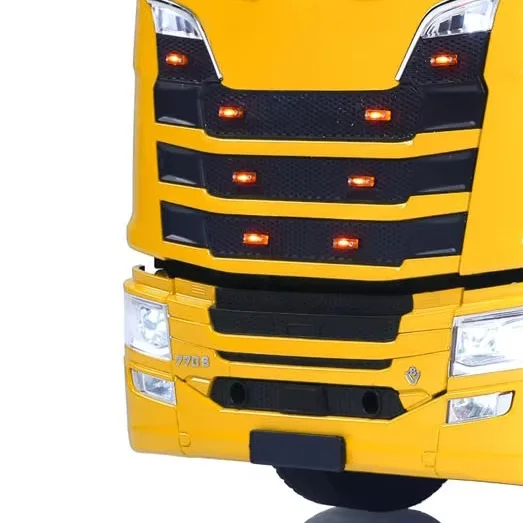 

Радиоуправляемый трактор-грузовик 6X6 770S 1/14 с подъемной задней осью, редукторами ступиц, блокировками дифференциалов, ESC Hobbywing, системой освещения Flysky ST8