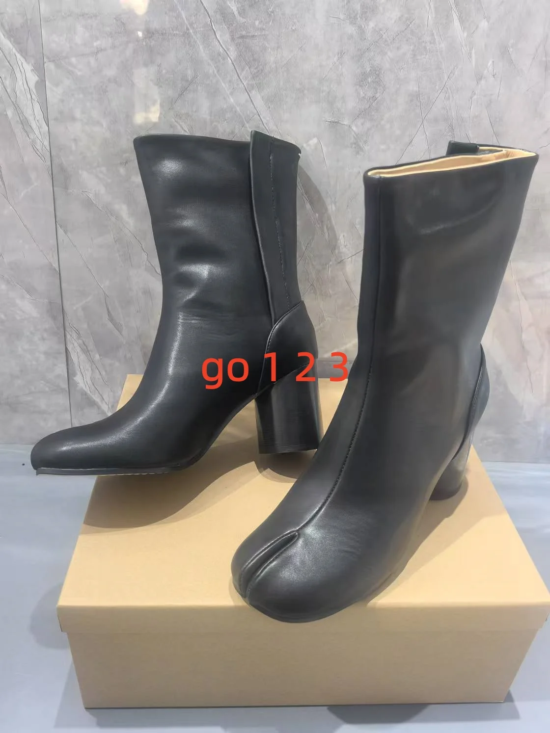 Tabi Unisex Black Leather Split Toe High Heel Ankle Boots For Men Brand Design Fashion Side Buckle Short Ninja Boots Shoes