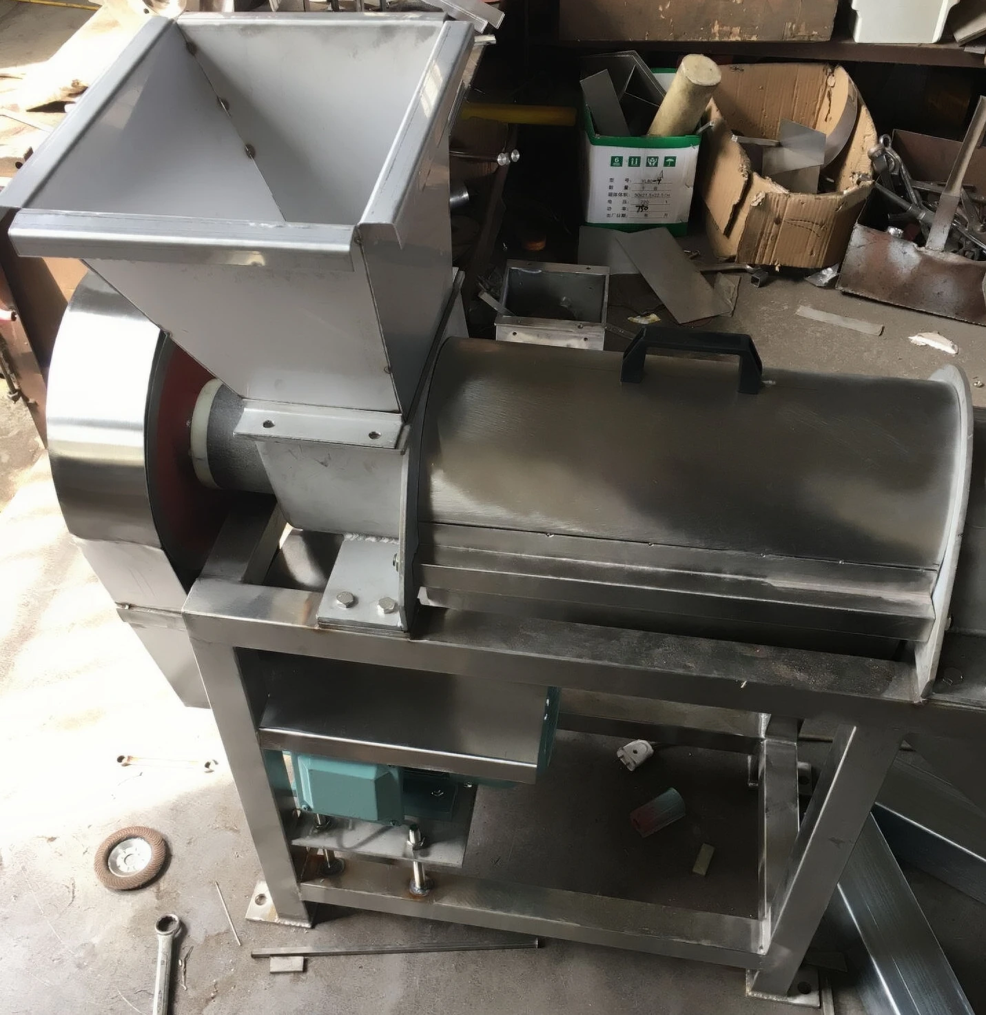 Estrattore di spremiagrumi industriale Succo commerciale Succo d'arancia fresco Passione Frutta Succo di ananas Macchina per fare