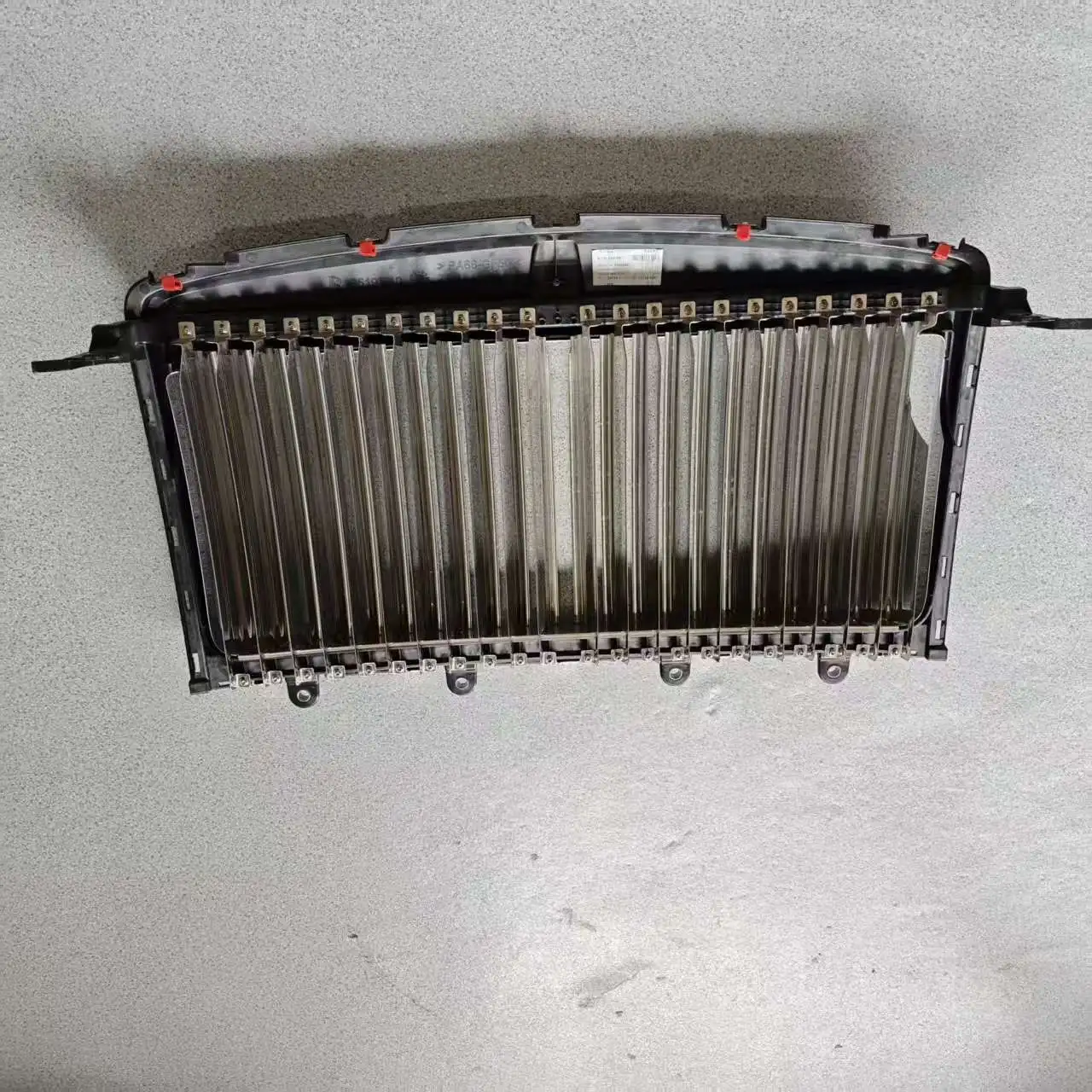 Front Bumper Air Intake Grille Center Mesh Car Radiator Tank Grille Polypropylene 51137448949 51135A017C9
