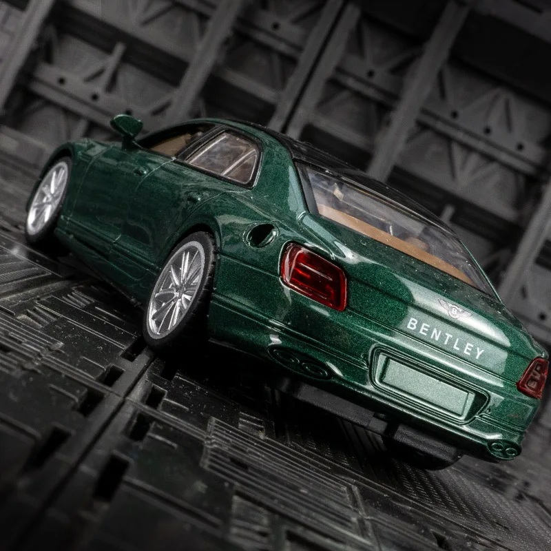 1:38 Bentley Flying Spur nouveau modèle de voiture en alliage d'énergie acousto-optique retirer jouet pour enfants cadeau beau travail bonne qualité