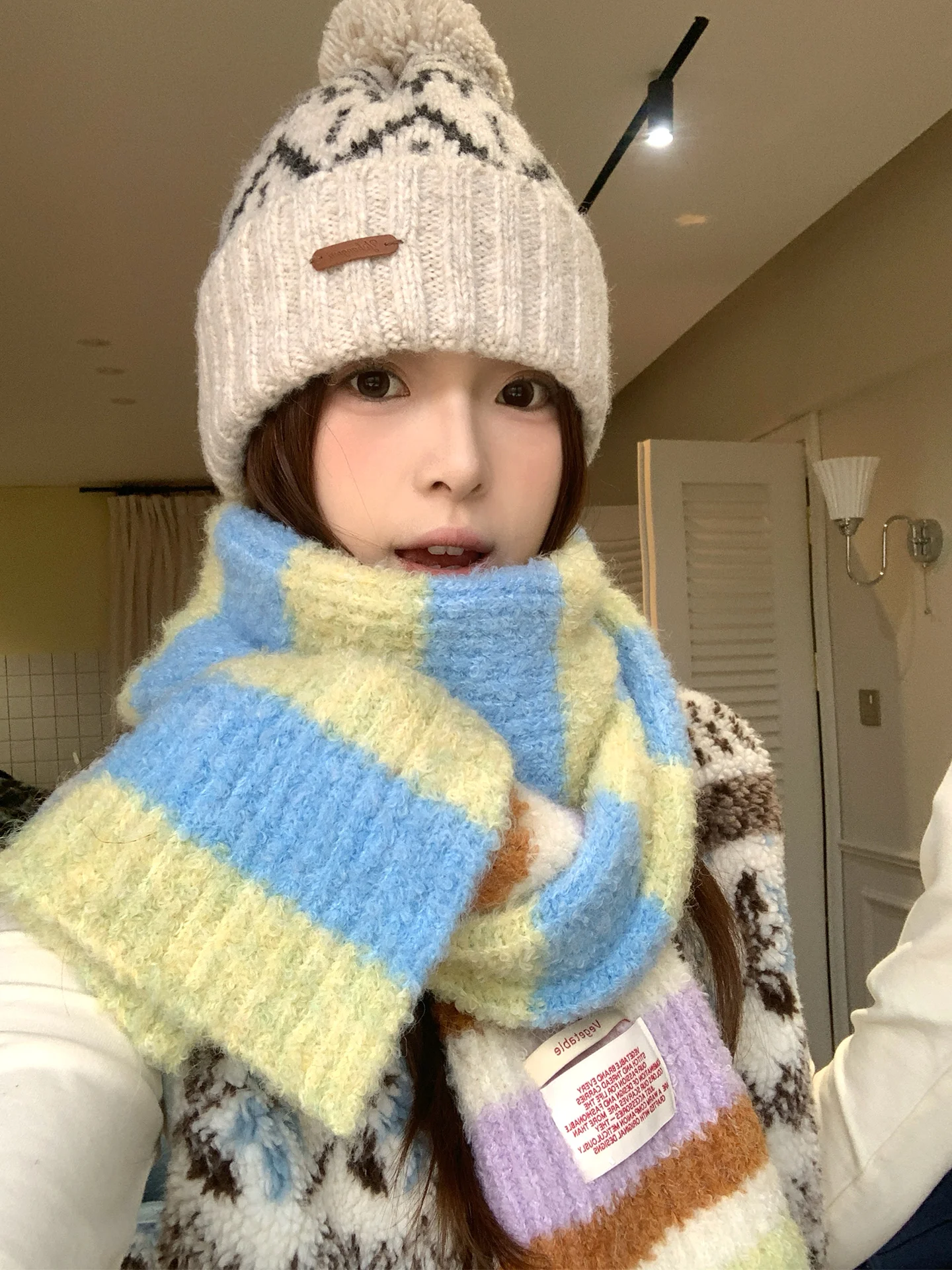 

Модный полосатый шарф с яркими оттенками для женщин, мягкий и теплый для зимнего сезона