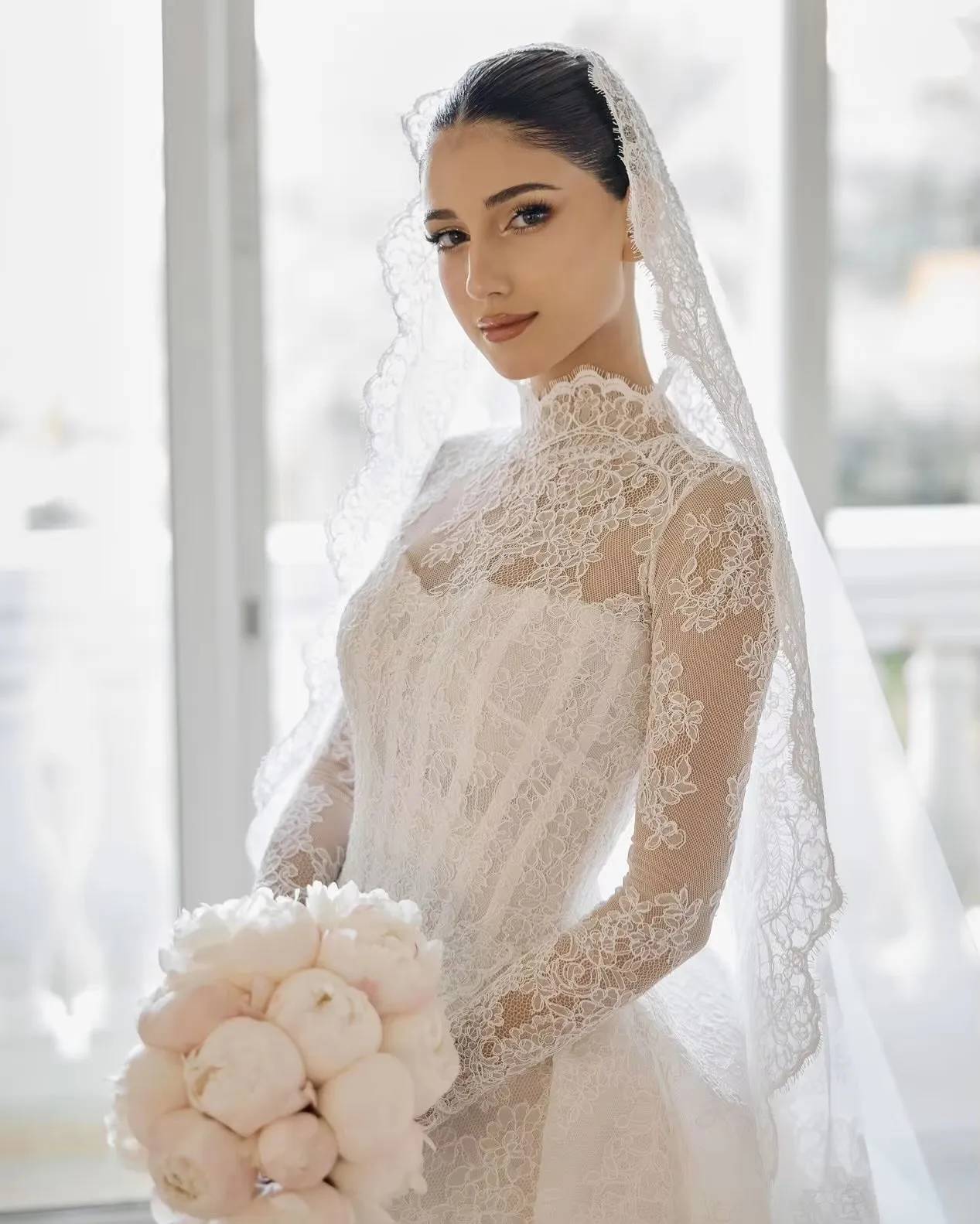 

Lace Wedding Dresses High Neck Long Sleeve A Line Bride Dress Sweep Train Princess Bridal Gown vestido de novia Customized