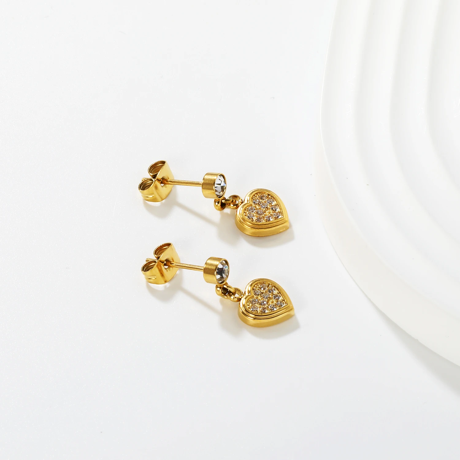 أقراط مرصعة بالألماس رقيقة وحلوة على شكل قلب للنساء، مصنوعة من الفولاذ المقاوم للصدأ مع مجوهرات عصرية فاخرة مطلية بالذهب #3