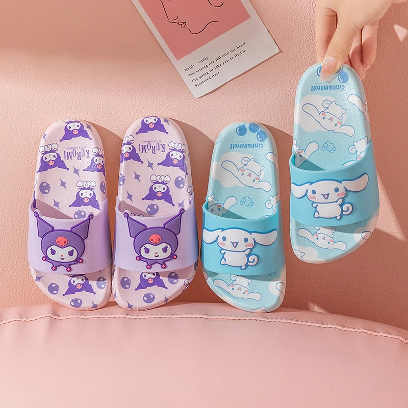 Pantofole per bambini originali Sanrio, pantofole con suola morbida in cartone animato, pantofole antiscivolo per interni per ragazze