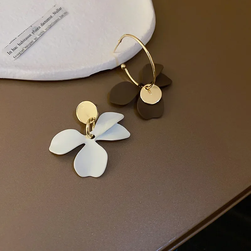 DREJEW Floral Asymmetrische Ohrringe für Frauen Koreanische Einfache Blau Weiß Tropfen Ohrring Temperament Süße Fairycore Schmuck Geschenk