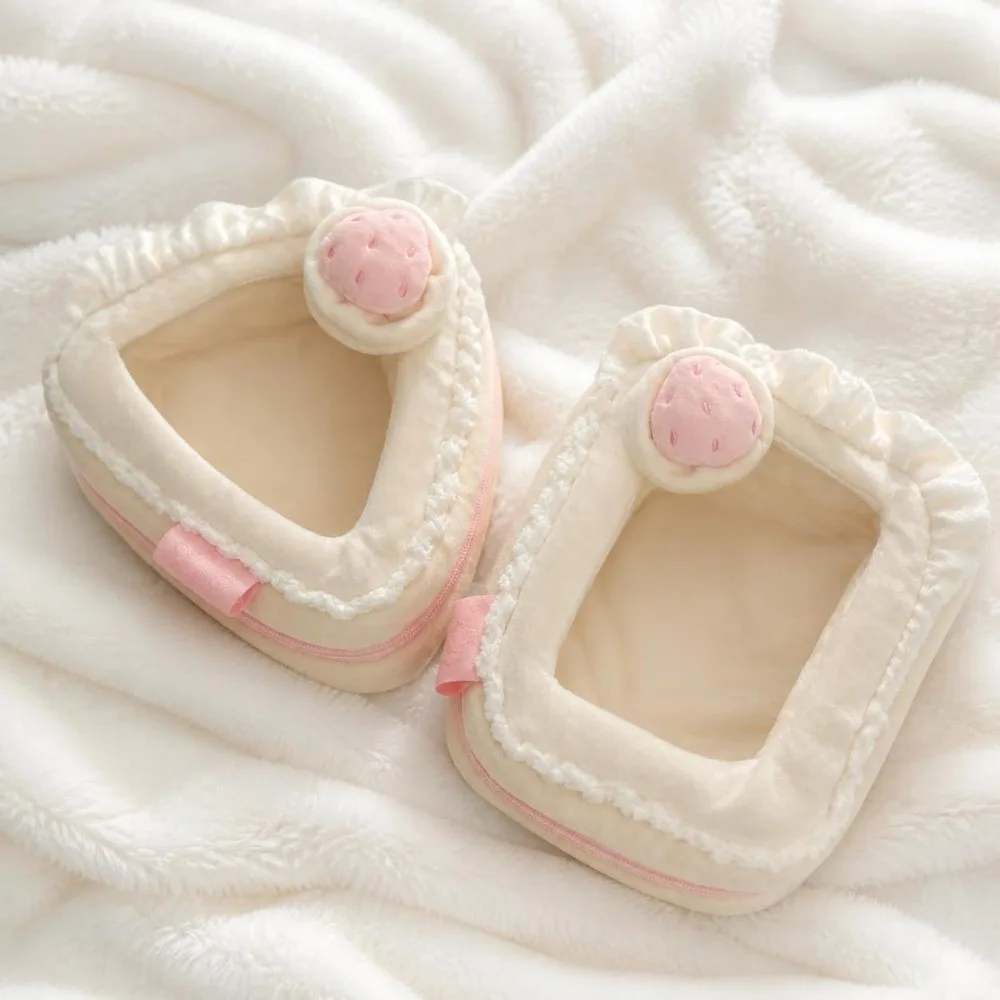 Cute Zipper Closure Display Bag Portable Kawaii Strawberry Cake Bag Sweet Charming Clear Window Storage Pouch Gifts