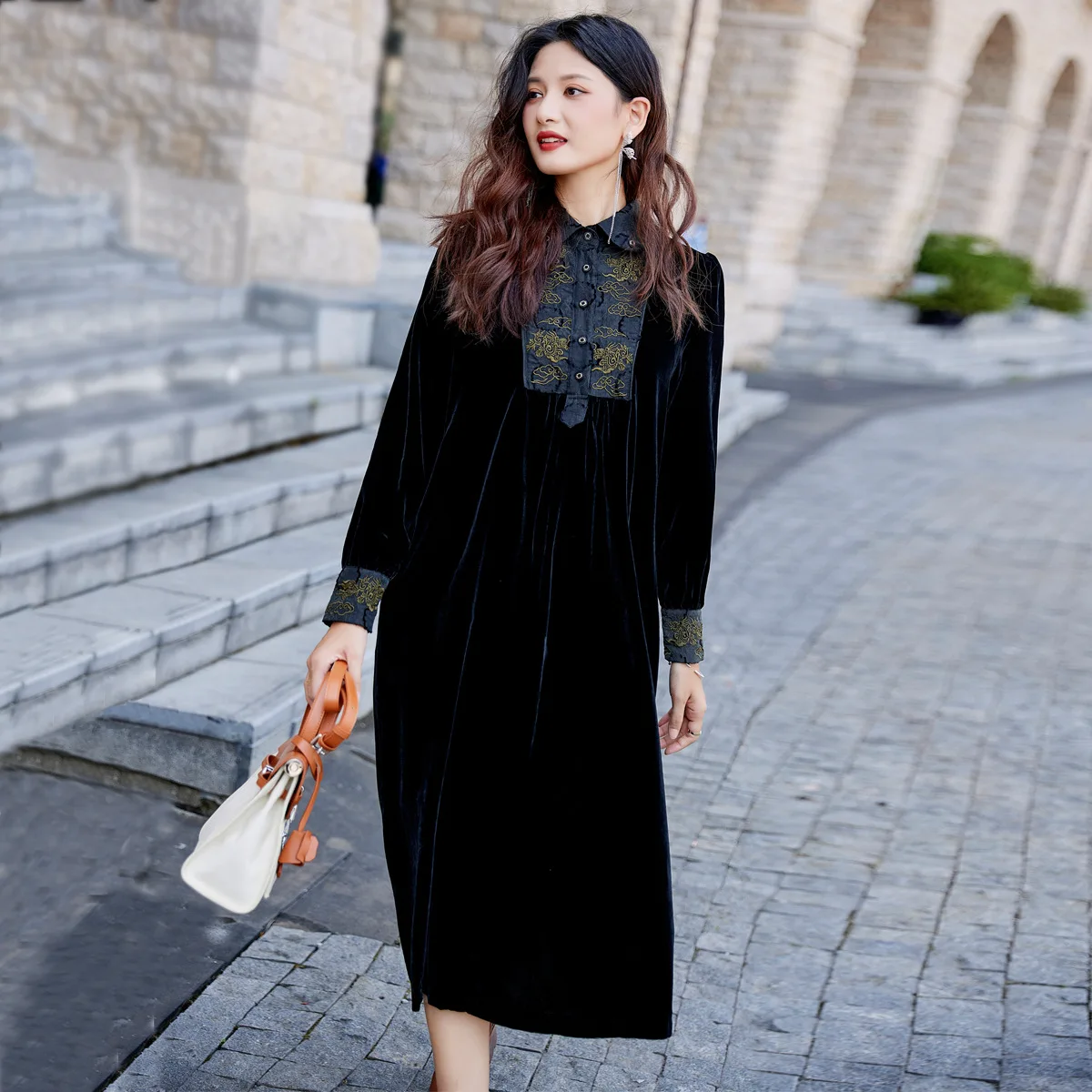 TIYIHAILEY Free Shipping Women Long Mid-Calf Full Sleeve  Autumn Dresses M-2XL Chinese Style Embroidery Turn Down Collar Velvet