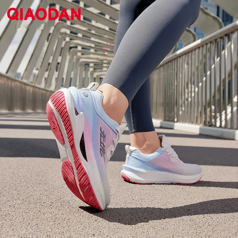 QIAODAN PRO2.0 2025 شتاء جديد المرأة احذية الجري انتعاش أحذية رياضية خفيفة الوزن توسيد الاستقرار أحذية رياضية QDB022251293 #1