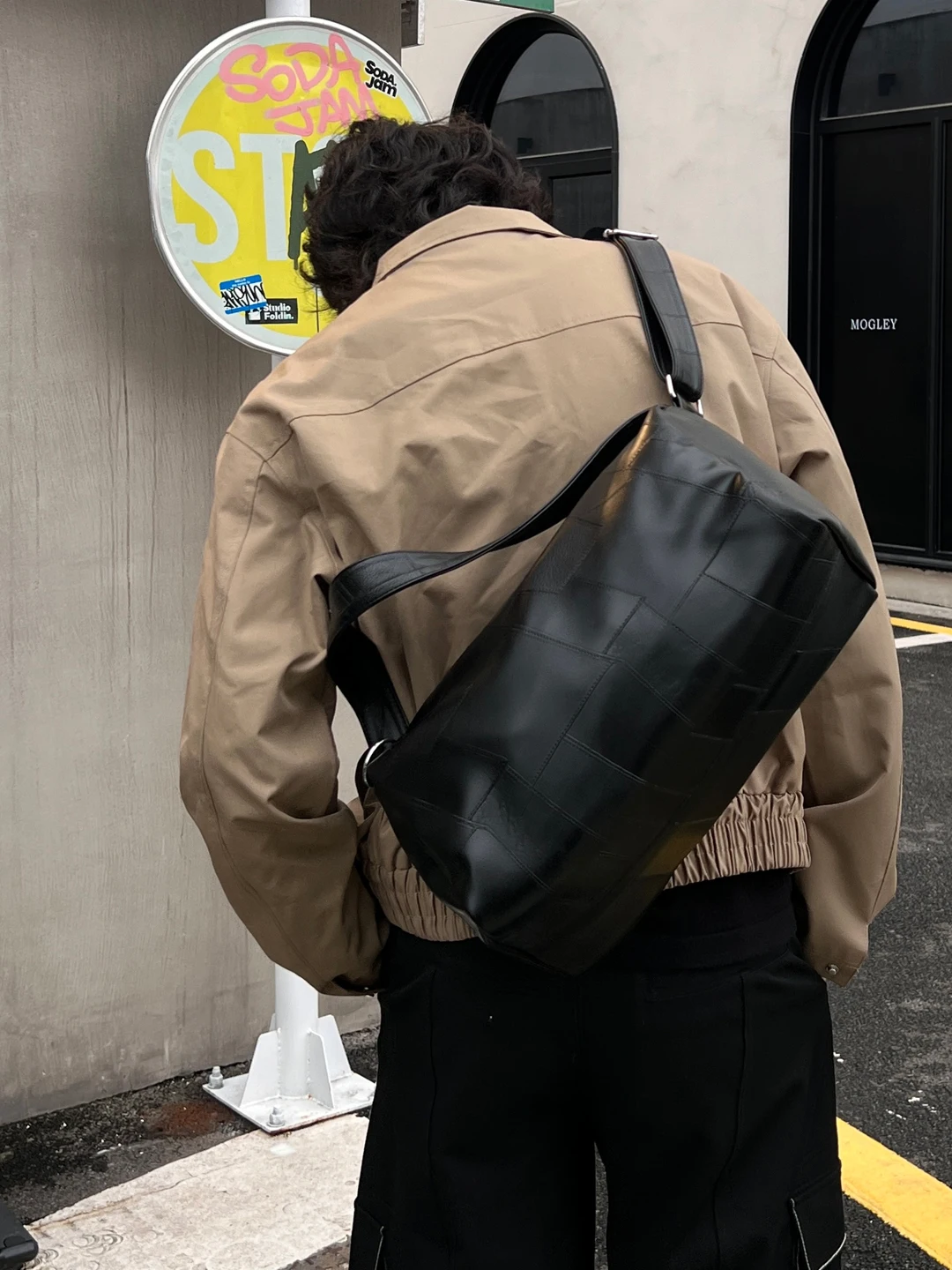 

Нейтральная кожаная винтажная сумка-подушка на одно плечо для мужчин и женщин, повседневная сумка-тоут для путешествий, корейская сумка Sle