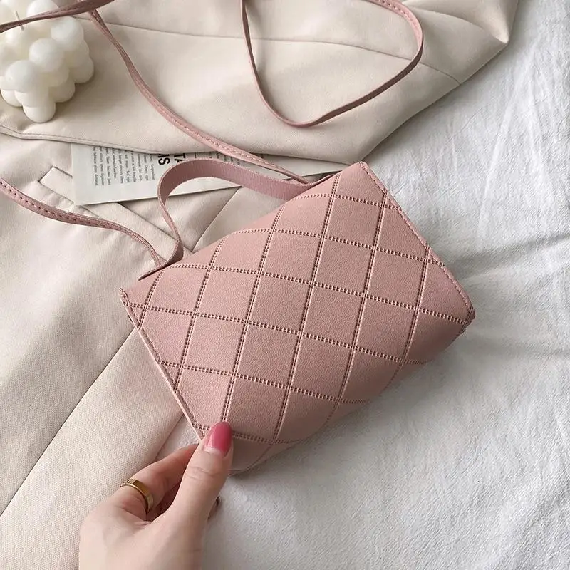 Korean Style Women's Diamond Quilted Square Bag Trendy Portable Top Handle Purse for Outdoor Dating