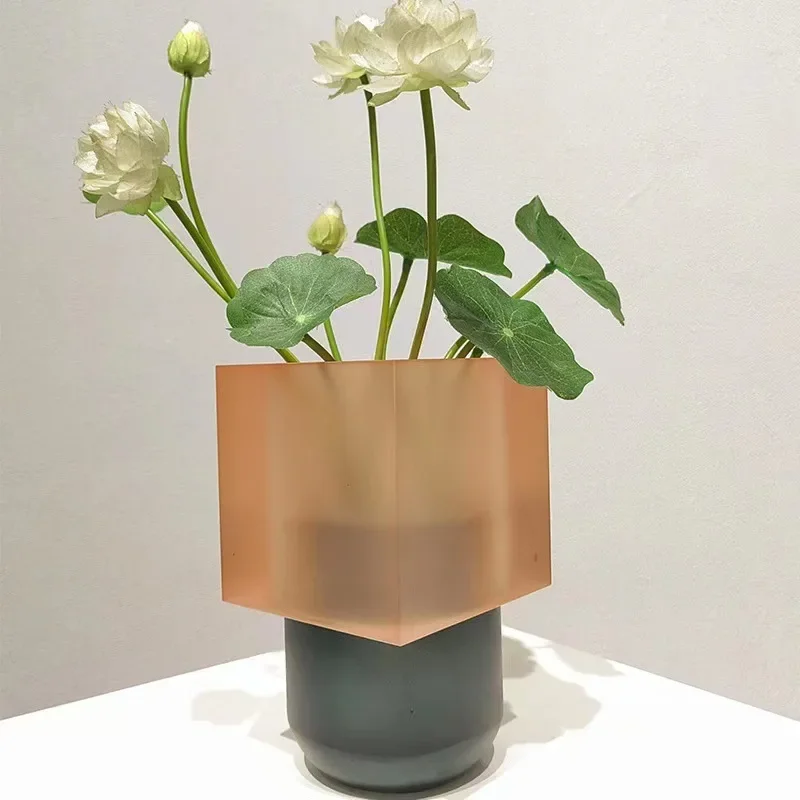 

Modern light luxury crystal geometric crystal vase, hotel model room coffee table home crystal ornament