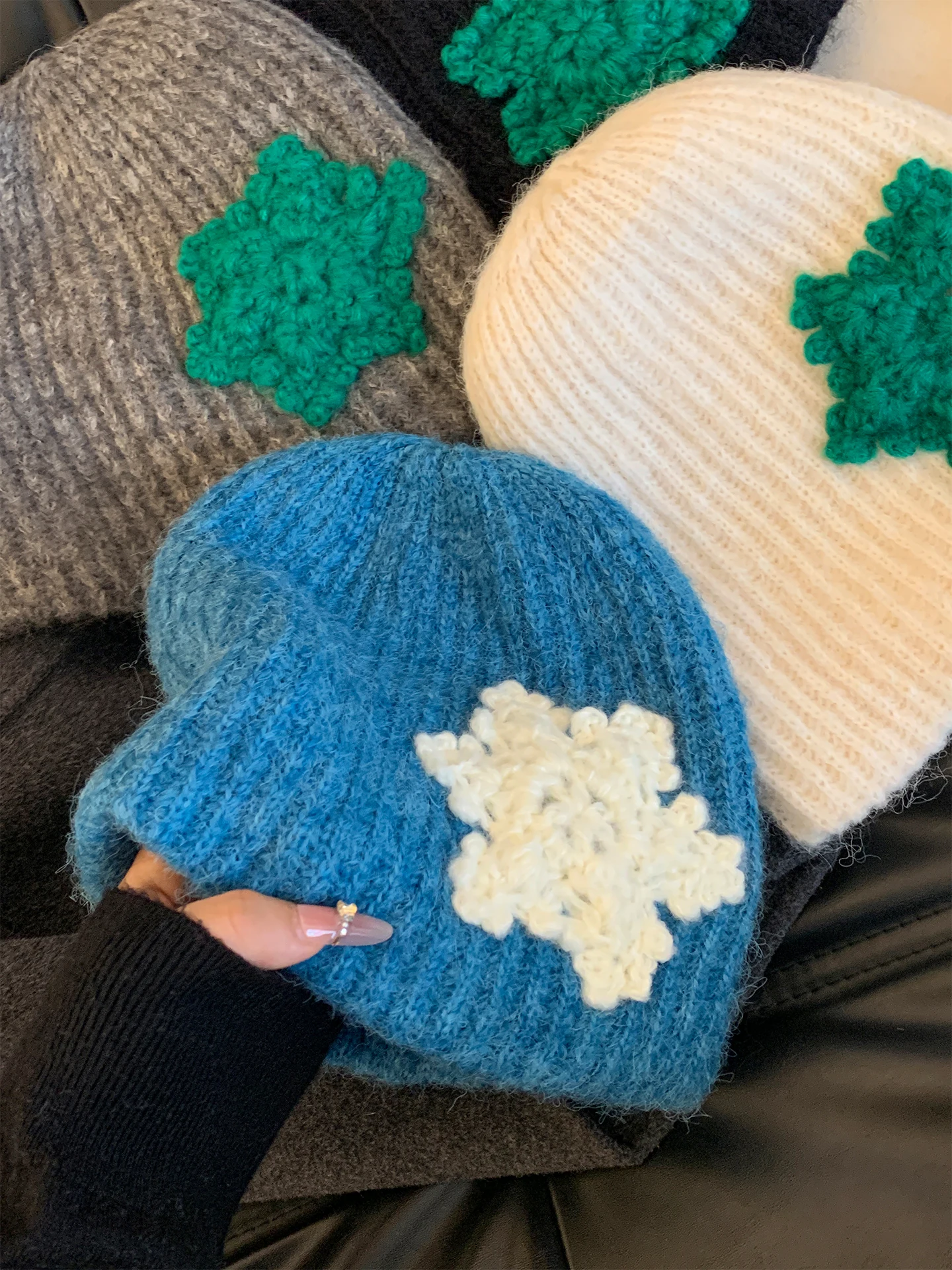 Fashionable Snowflake Blue Knitted Hat Women's Winter Warmth Small Yarn Full Head Capsule Style round Top Non-Adjustable Knit...