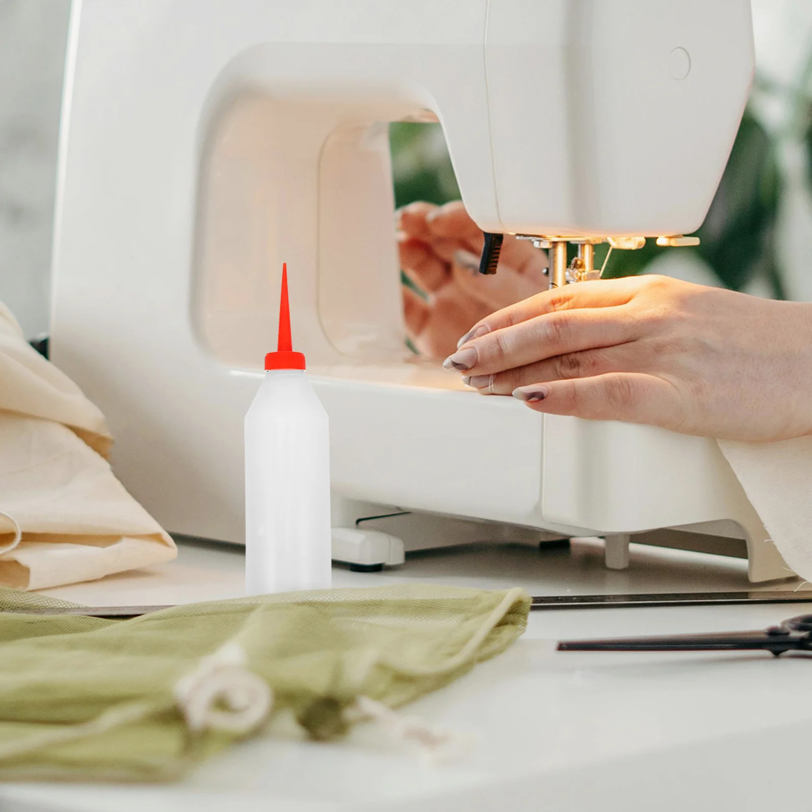 

2pcs Sewing Machine Oil Bottle Plastic Squeeze With Needle Tip For Craft Glues Embroidery Machines Oil Dispenser Engine Oiler