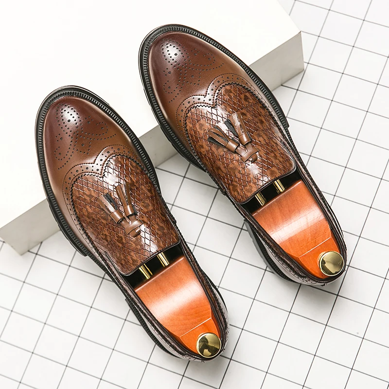 

Summer Carved Tassel Men Shoes Non Slip Breathable Suitable for Fashionable Shoes for Young Business Wear