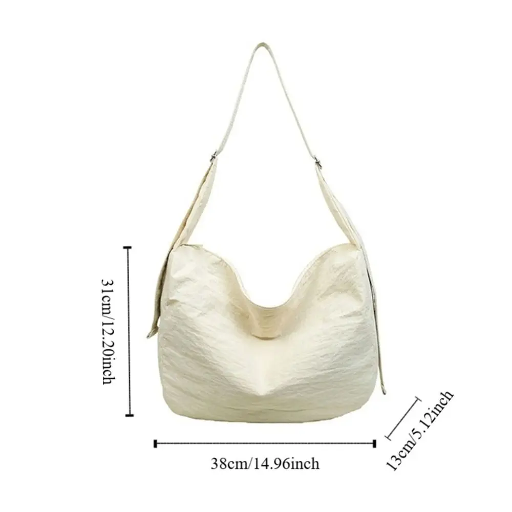 Tas Pangsit Wanita Korea Fashion Tas Komuter Ringan Desain Lembut Tas Selempang Warna Polos Kapasitas Besar untuk Perjalanan