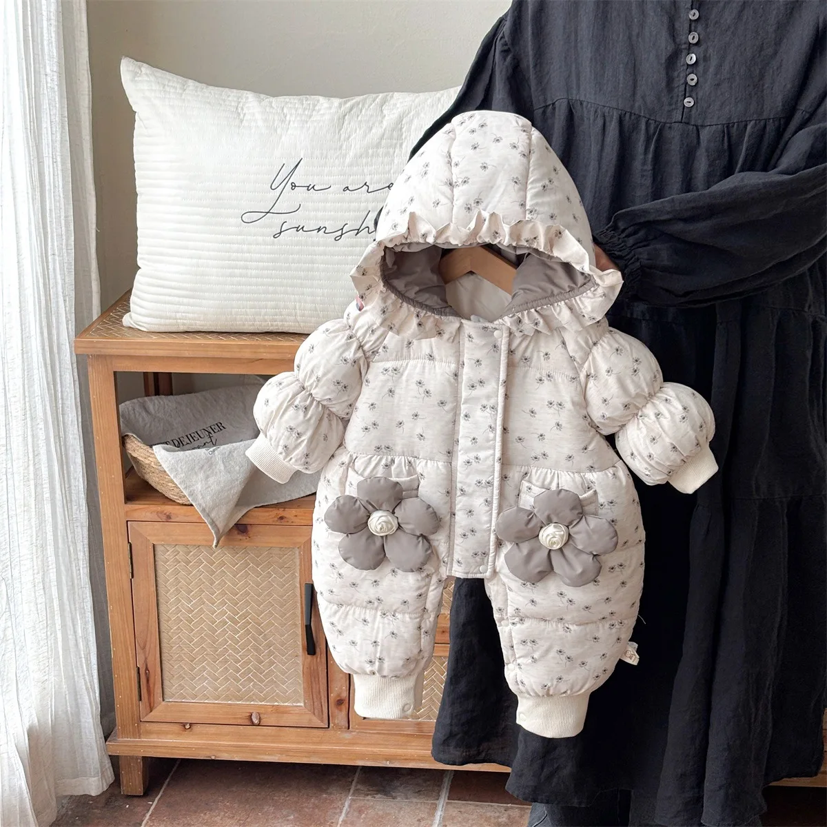 

Зимние комбинезоны для новорожденных девочек с капюшоном, ветрозащитные утепленные детские комбинезоны с цветочным принтом для девочек, комбинезон, боди принцессы для маленьких девочек