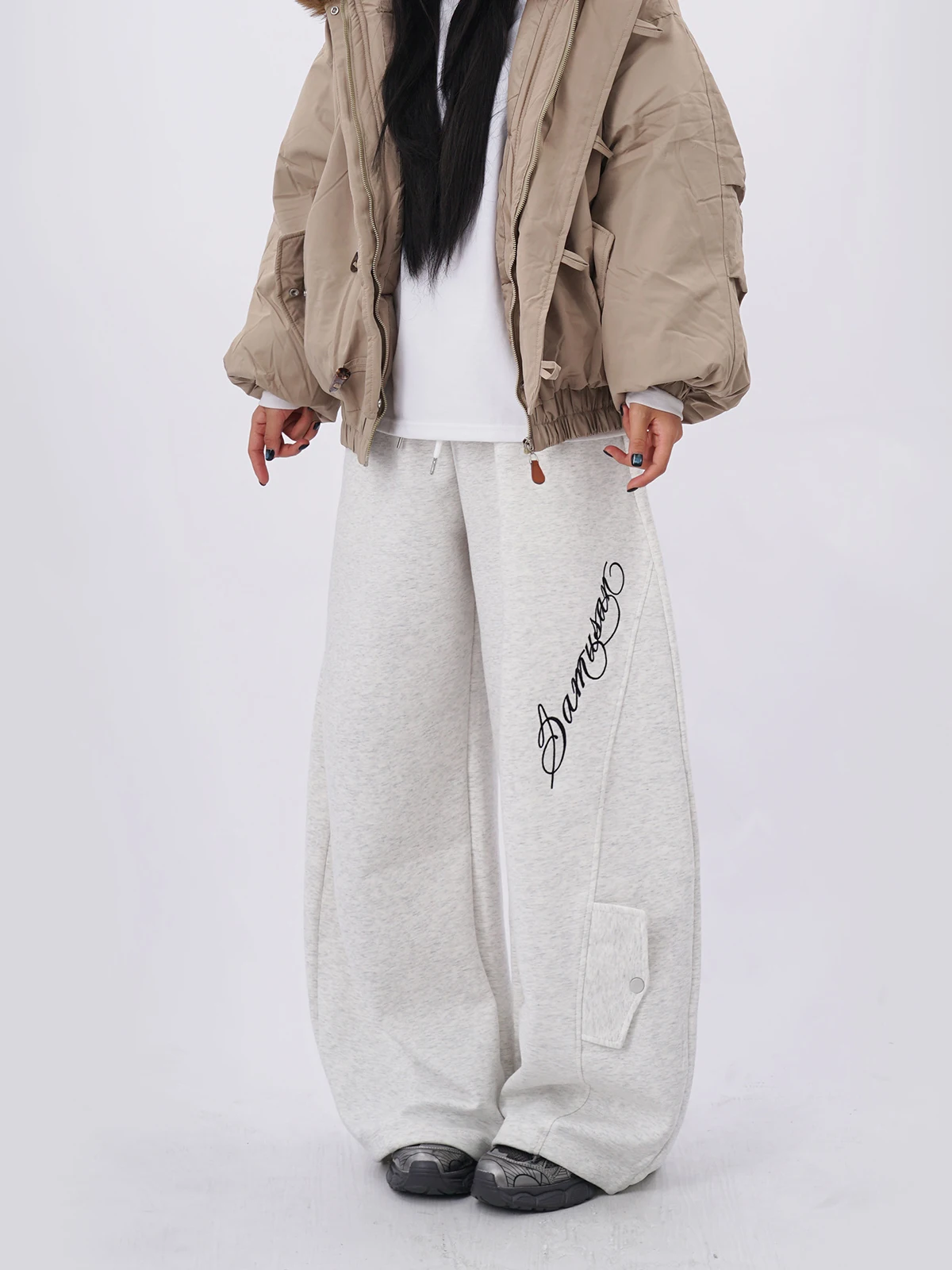 

Casual Pants Women's Loose Wide Leg Slimming Design Sense Sports Pants White ey Knife Embroidery Long Sve Hooded