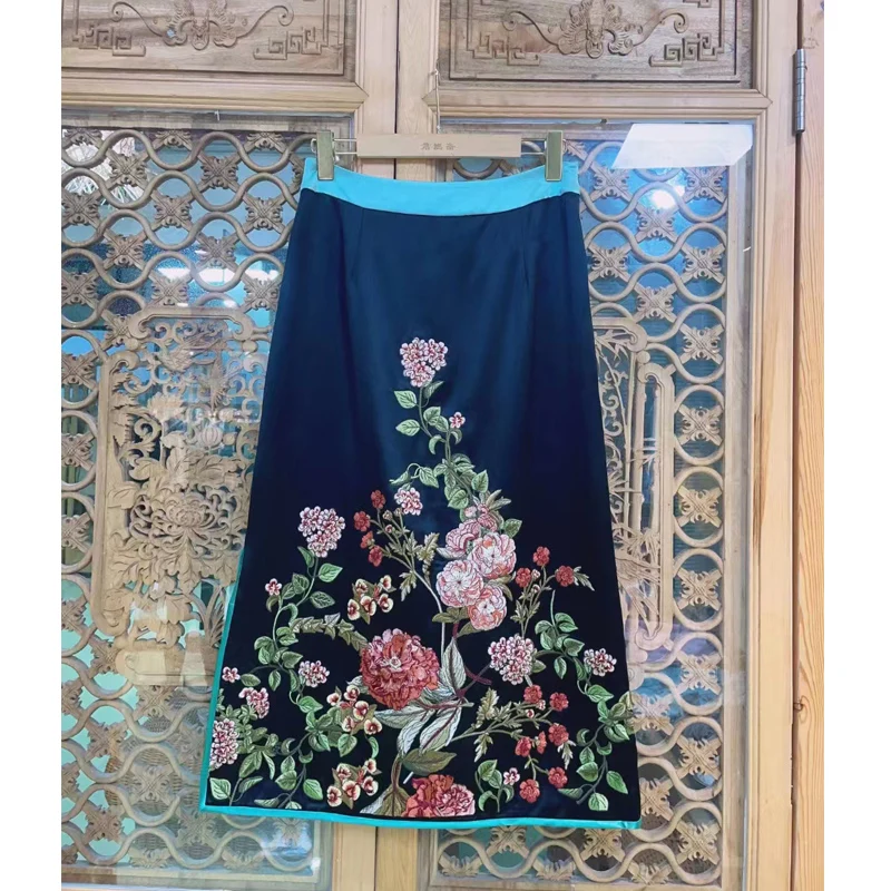 Spring and Summer New Flowers Full of Garden Palace Embroidery Classic Fashionable New Chinese Style Acetate Half Skirt  M-XXL