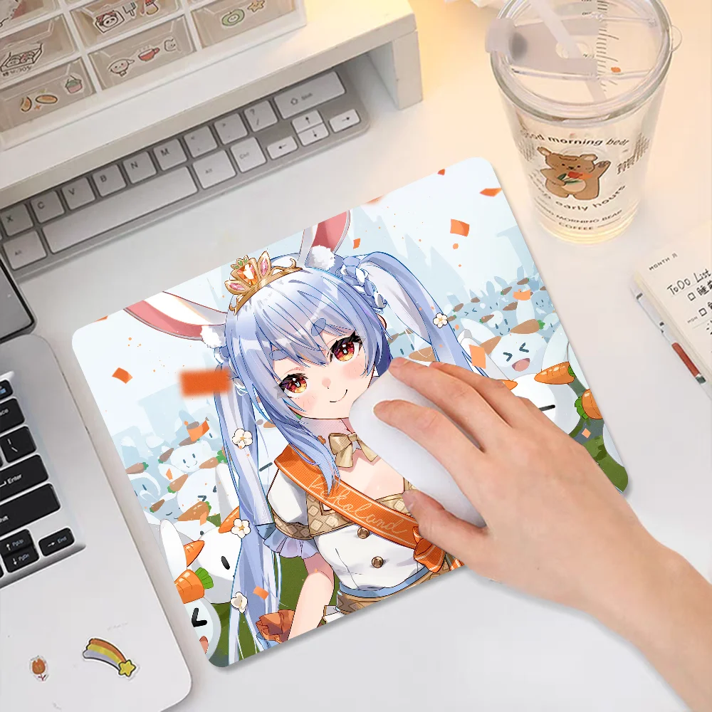 Game Anime Hololive Vtube Usada Pekora Mousepad Small LockEdge Mouse Pad For Gamers Computer Desk Pad Rectangular Anti-slip