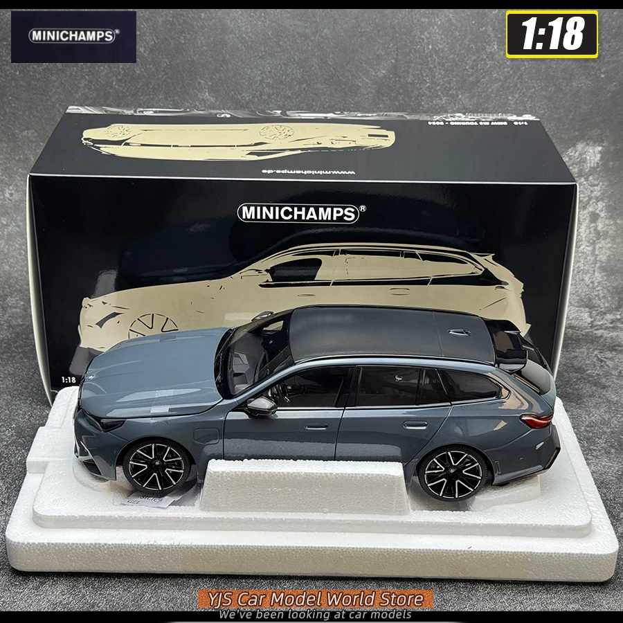 Minichamps Diecast model 1:18 M5 TOURING 2024 Car Model Alloy