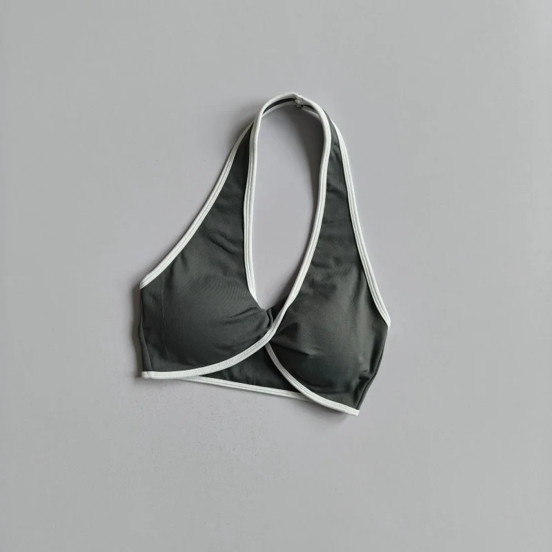 Damen-Yoga-BH mit Halterneck und Farbblock-Design, herausnehmbare Brustpolster, schnelltrocknendes Sport-Top für das Training. – Detail 11