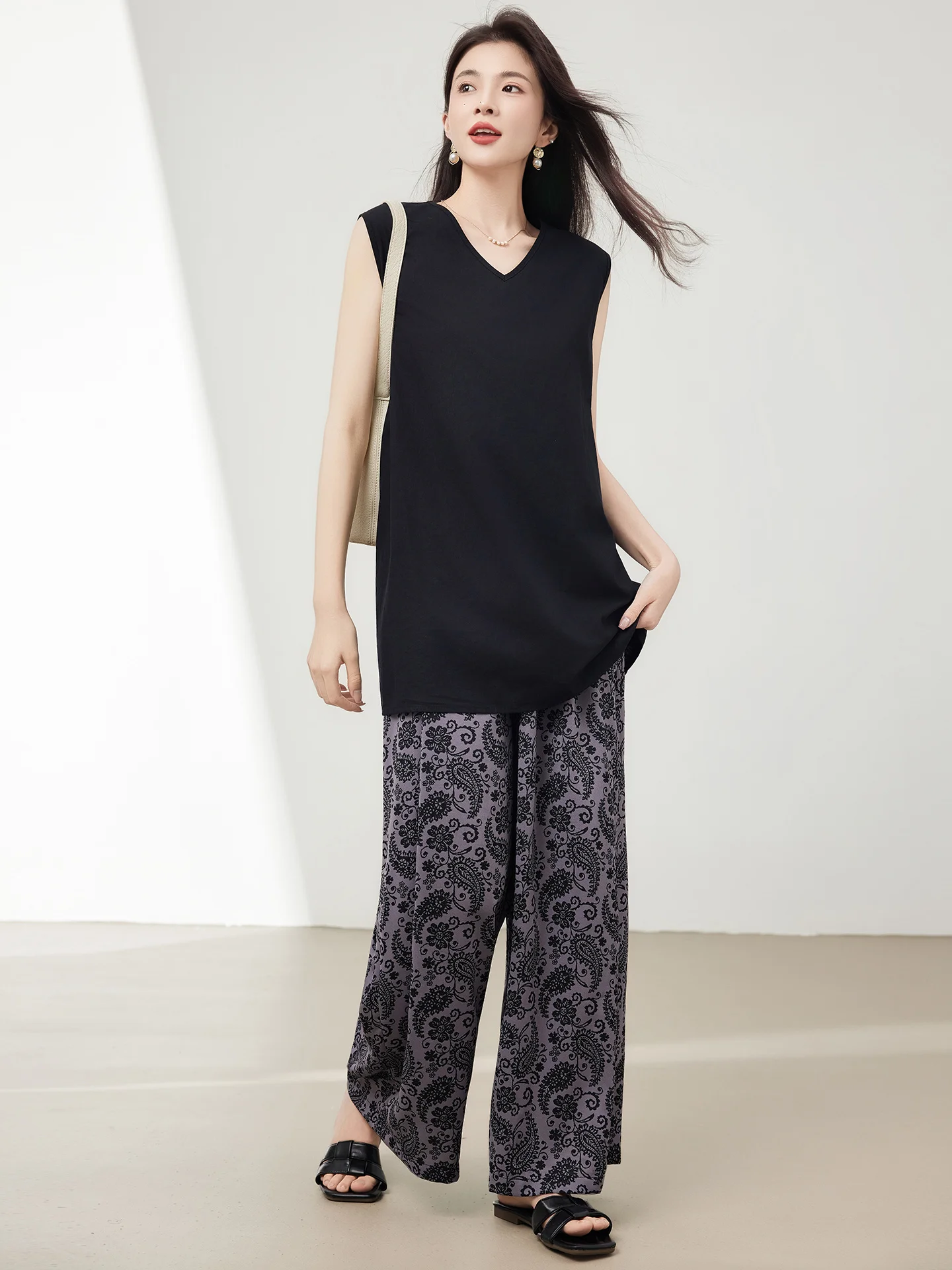 

Xin Fei Yu Light Maturi Sle Vest Set Women's Summer New Svel Floral Wide Leg Pants Two-Piece Casual Faion Ensemble