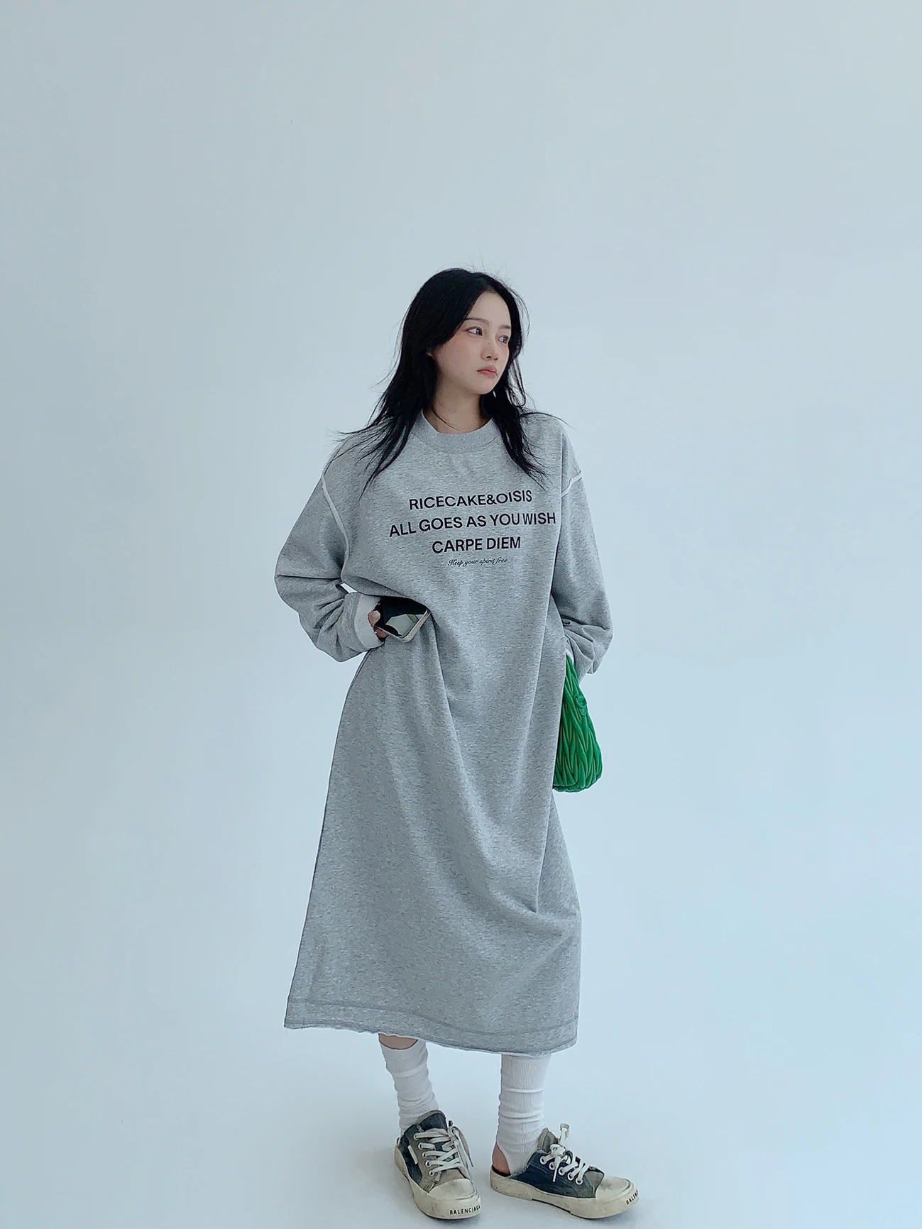 

Свободный оверсайз свитшот с круглым вырезом, женский, длинный рукав, с принтом, повседневный топ, длиной до колена, удобный, в американском стиле, для отдыха