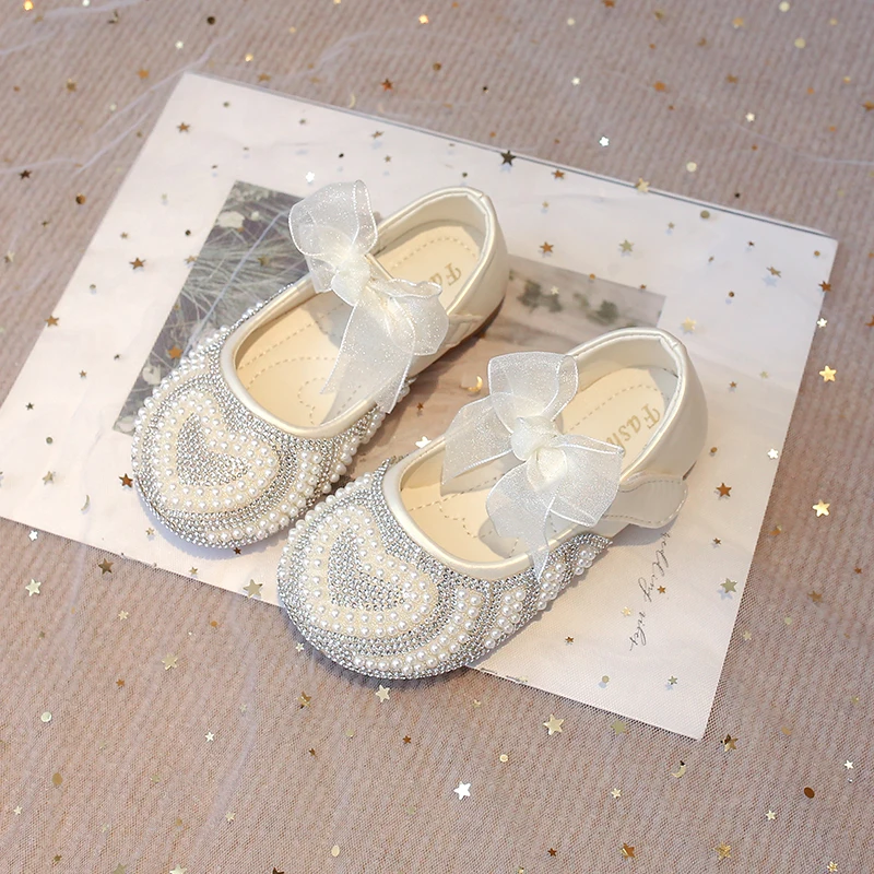 Girls Rhinestone Shoes with Big Heart Pearl Lace Bowtie Fashion Princess Sweet Kids Dress Flats for Wedding Party Chic Elegant