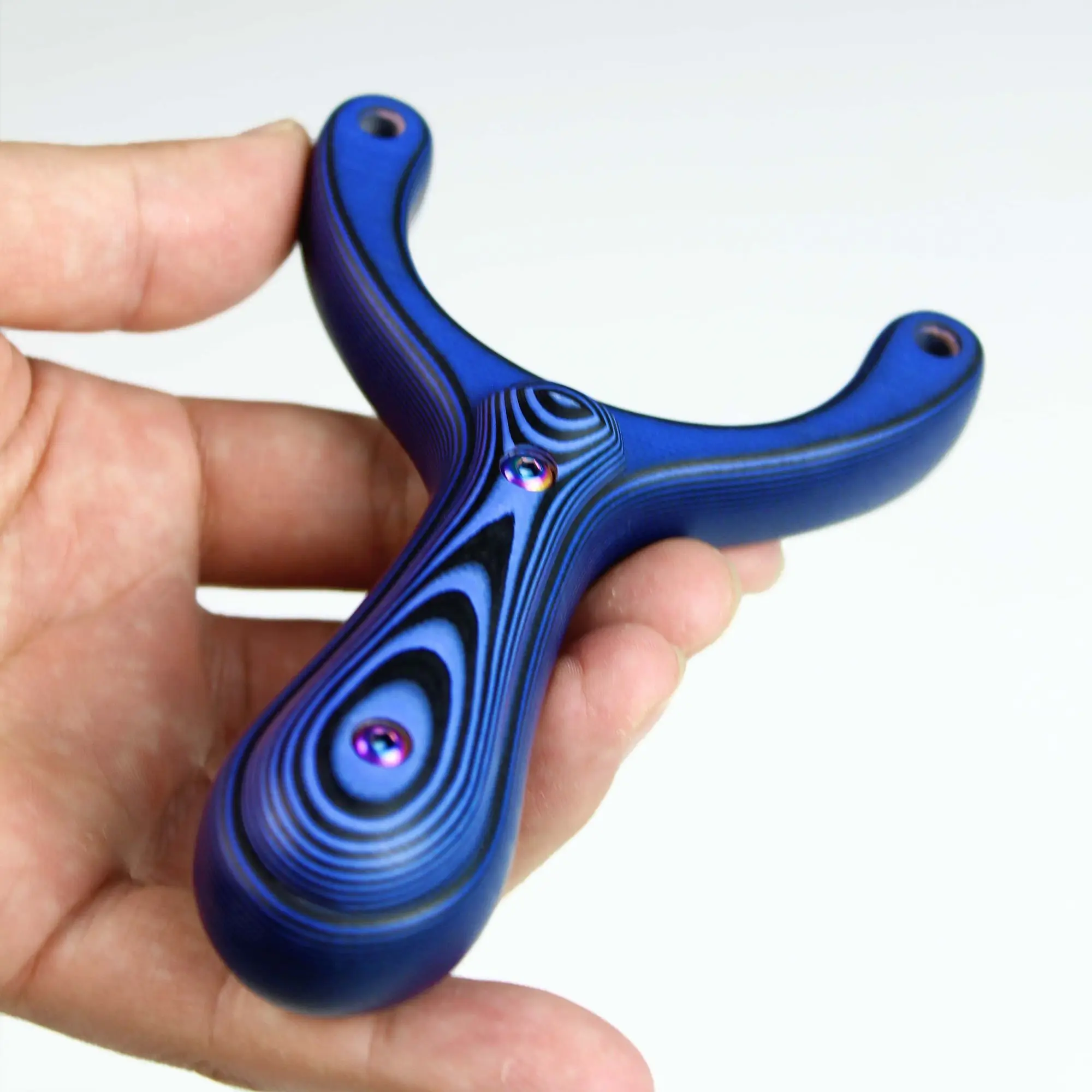 G10 Slingshot Blue Layered Texture Y-Shape Hole Mount Iridescent Rivets Lightweight Precision Outdoor Shooting Catapult