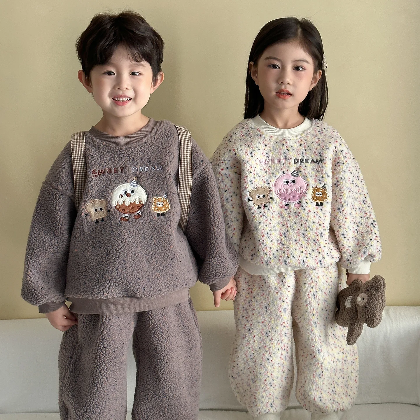 

2025 Winter New Children Berber Fleece Clothes Set Boys Girls Warm Embroidery Sweatshirt + Pants 2pcs Suit Kids Casual Outfits