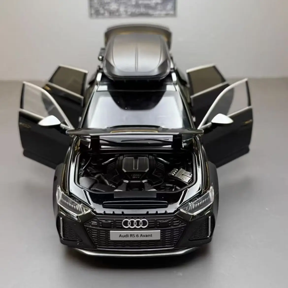 NEW Exquisite Workmanship 1:24 RS6 Diecast Model Alloy Car Pull Back With Light Sound Luxury Gift Bar Decoration Collectible Toy view 6