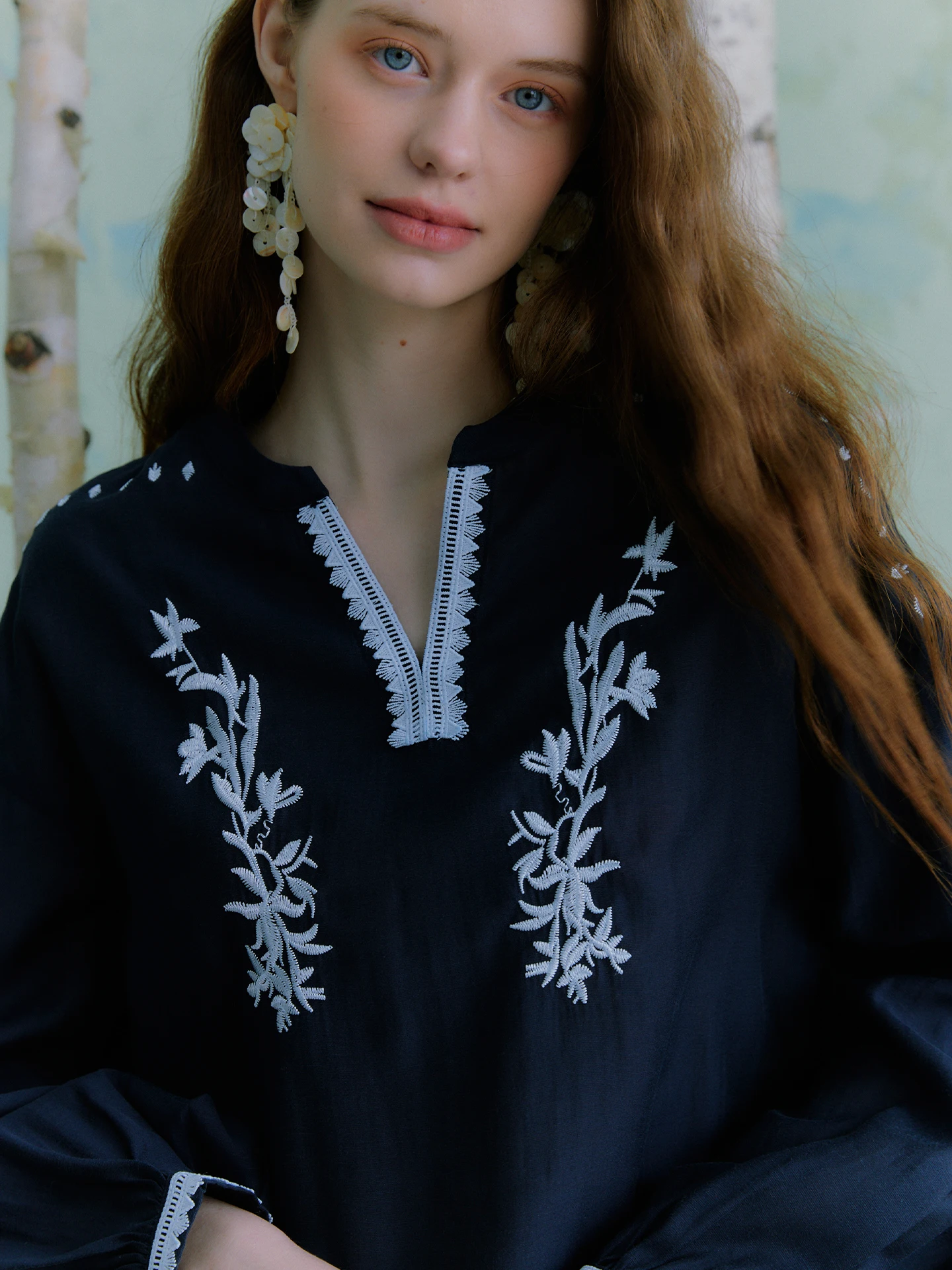 

Женская рубашка в богемном стиле с вышивкой, из льна, для праздников, свободного кроя, с длинным рукавом, V-образным вырезом, дышащая, комфортная, повседневная