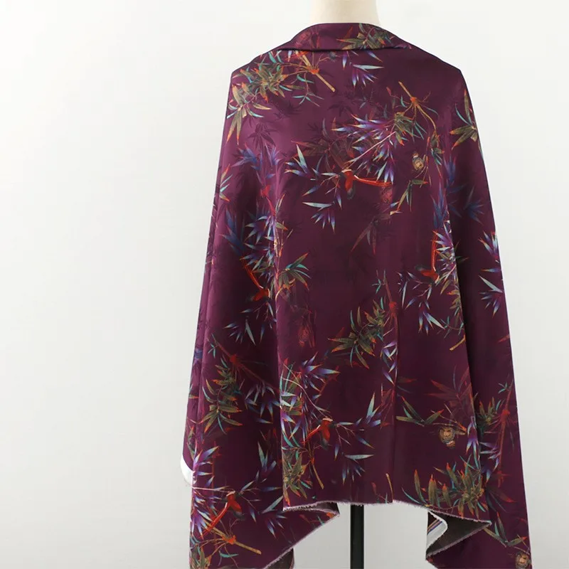 チャイナドレス漢服とドレス用の白い葉のジャカード生地、カラー印刷